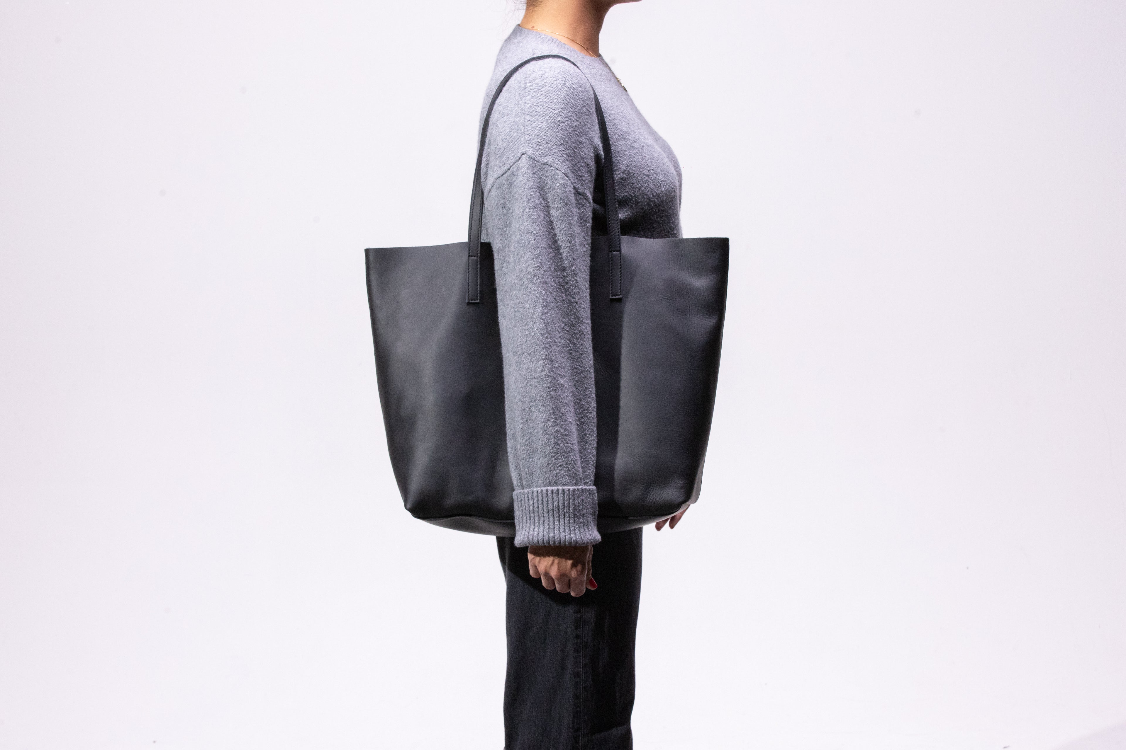 Anni - Black leather